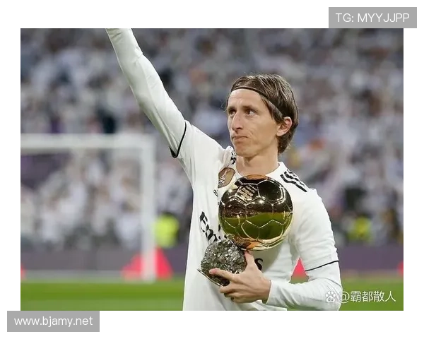 莫德里奇面对曼城高压体系的抗压表现解析 莫德里奇面对曼城高压体系的抗压表现解析