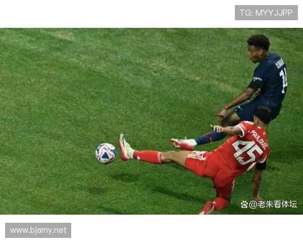 拜仁进攻效率提升但战术模式趋显固化，对赛季关键战准备带来变化